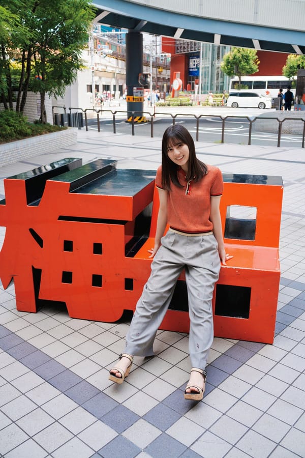 小坂菜緒重返故鄉大阪！日向坂46王牌登《B.L.T.10月號》封面 乃木坂46小津玲奈展現等身大魅力